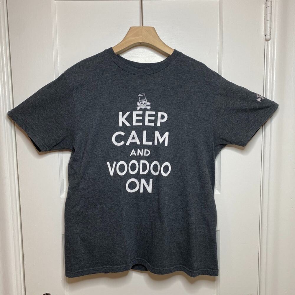 "Keep Calm and Voodoo On" T-shirt Womens Medium New Orleans Audubon Zoo Grunge